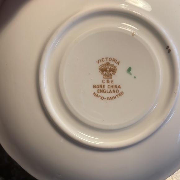 Victoria C & E Bone China England‎ Hand Painted Tea Cup & Saucer - Picture 4 of 7